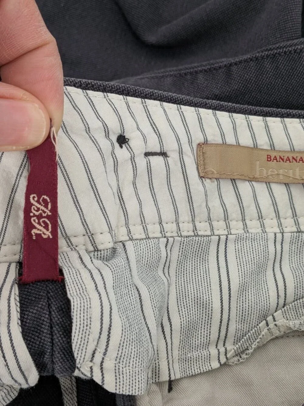 Banana Republic Straight Leg Chino Pants Minimalist Grunge Tailored Trousers 31